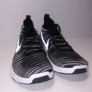 Nike Free Train Force Flyknit Black White NWOT